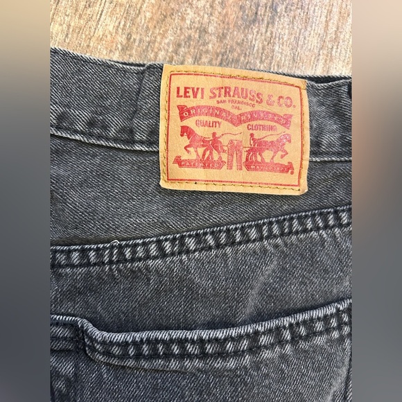 Levi’s distressed High rise Button fly black Charcoal mini Skirt Raw Hem Size 29 - Picture 4 of 6